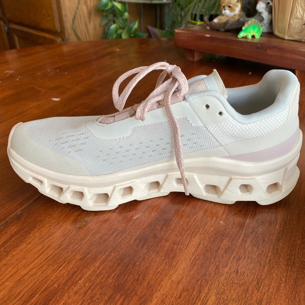On Running Women's Cream and Pink Running Shoes 7.5 - Picture 7 of 16